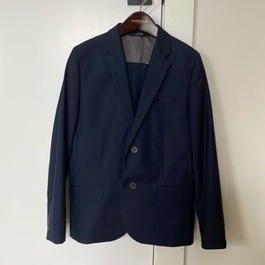 Boys Nordstrom’s full suit set, size 8 pants and size 10 jacket, in navy blue